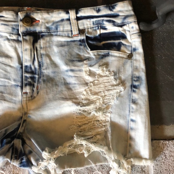 Acid washed distressed jean shorts EUC!! - Picture 7 of 7